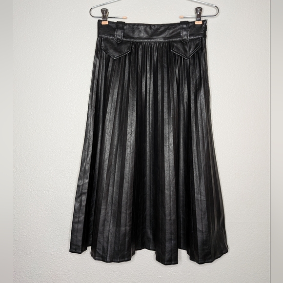 Express Womens Black Goth Dark Academia Faux Leather Pleated Plisse Skirt 4 S - Picture 1 of 8